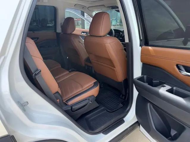 2024 Nissan Pathfinder Platinum 4WD