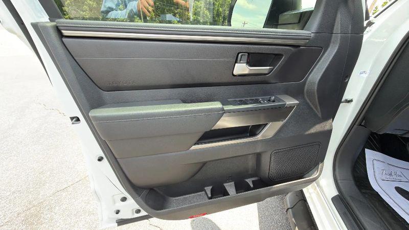 2026 Toyota Tundra SR5 CrewMax 5.5' Bed