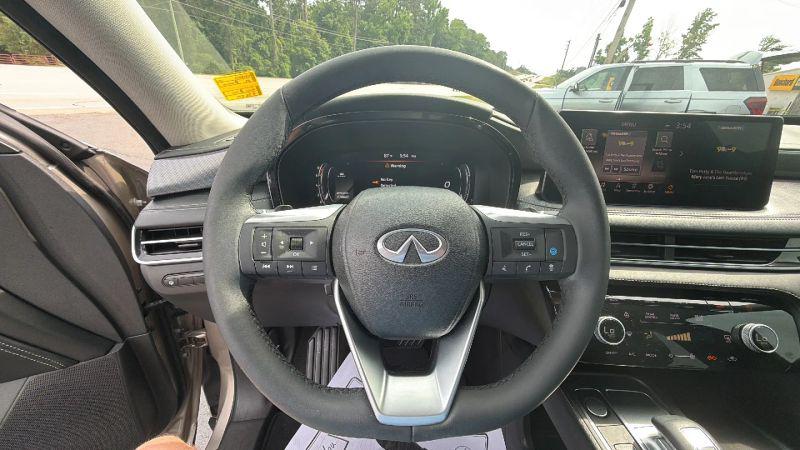 2023 INFINITI QX60 LUXE