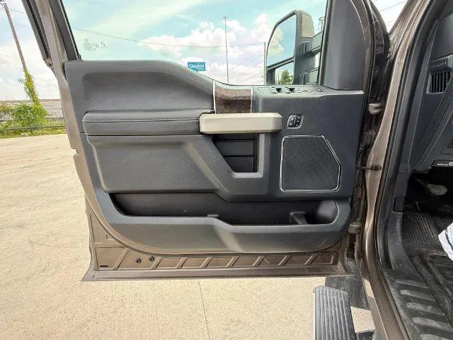 2022 Ford F-350 LARIAT