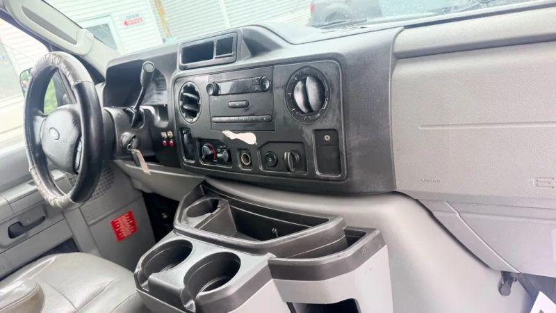2014 Ford E-350 Super Duty Recreational