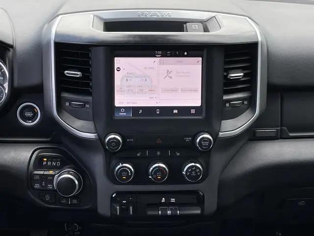 2023 Ram 1500 Big Horn Crew Cab 4x4 5'7" Box