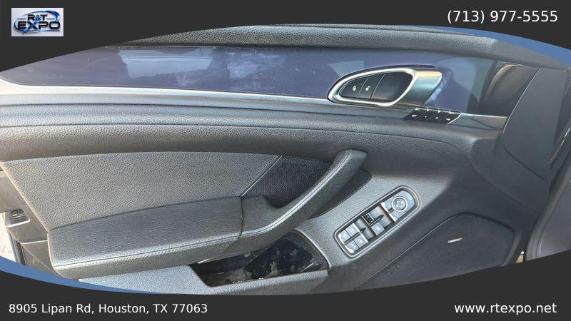2014 Porsche Panamera Base
