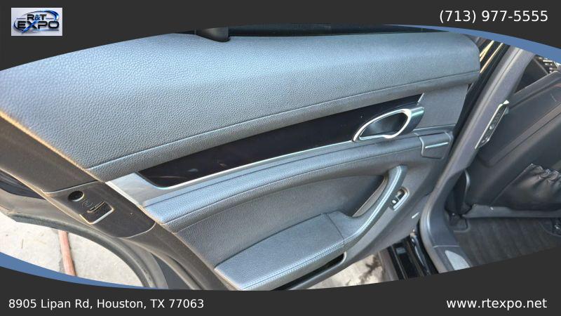 2014 Porsche Panamera Base
