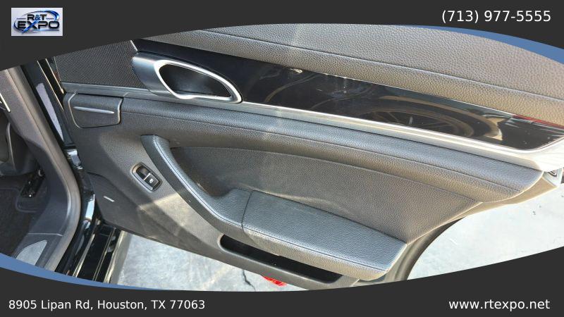 2014 Porsche Panamera Base