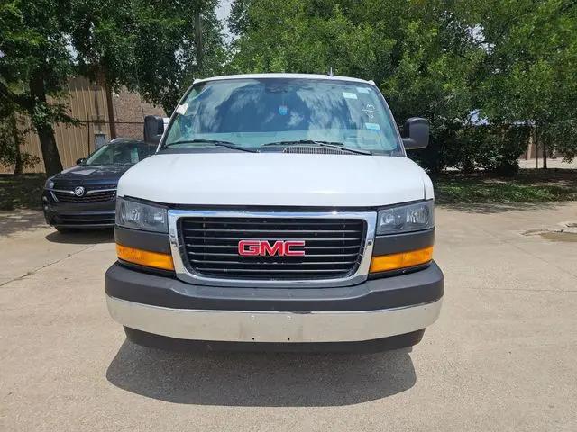 2025 GMC Savana Passenger RWD 3500 Extended Wheelbase LT