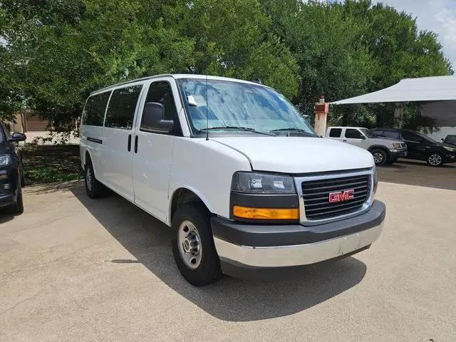 2025 GMC Savana Passenger RWD 3500 Extended Wheelbase LT
