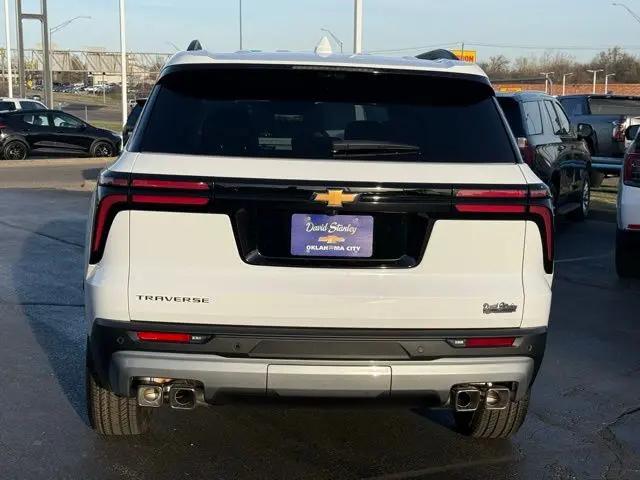 2026 Chevrolet Traverse FWD LT
