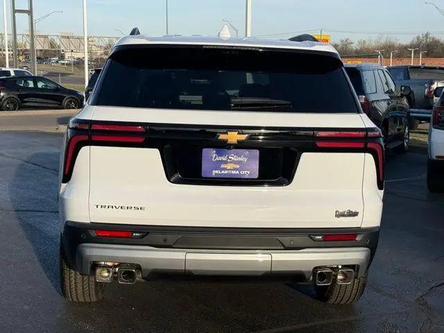 2026 Chevrolet Traverse FWD LT