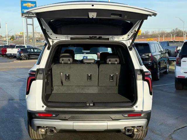 2026 Chevrolet Traverse FWD LT