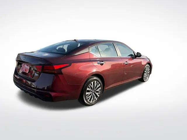 2024 Nissan Altima SV FWD