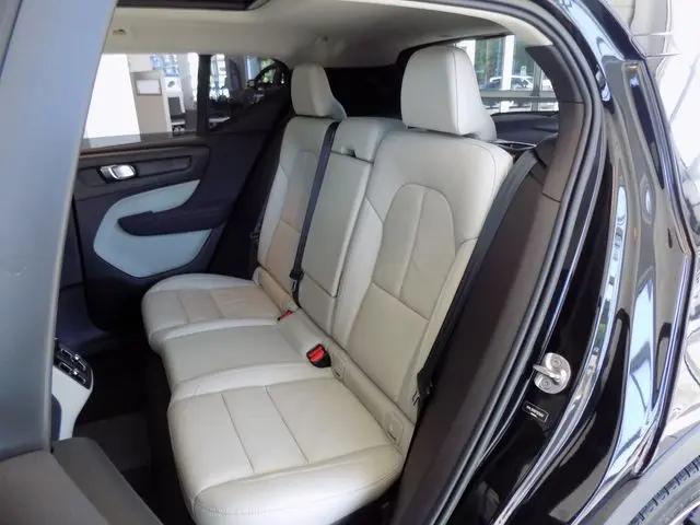 2023 Volvo XC40 B5 Plus Bright Theme