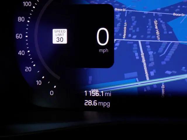 2023 Volvo XC40 B5 Plus Bright Theme