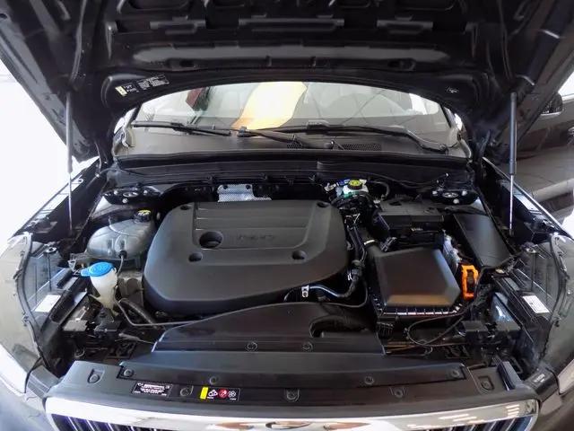 2023 Volvo XC40 B5 Plus Bright Theme