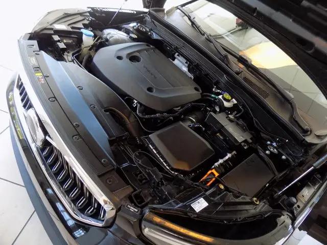 2023 Volvo XC40 B5 Plus Bright Theme
