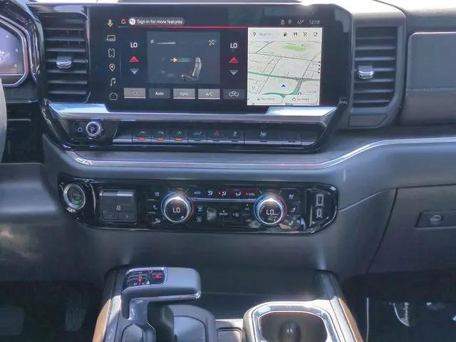2025 GMC Sierra 1500 4WD Crew Cab Short Box SLT