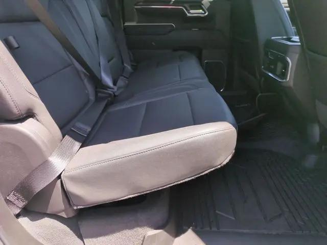 2025 GMC Sierra 1500 4WD Crew Cab Short Box SLT