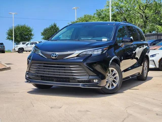 2026 Toyota Sienna XLE for sale in Burleson, TX