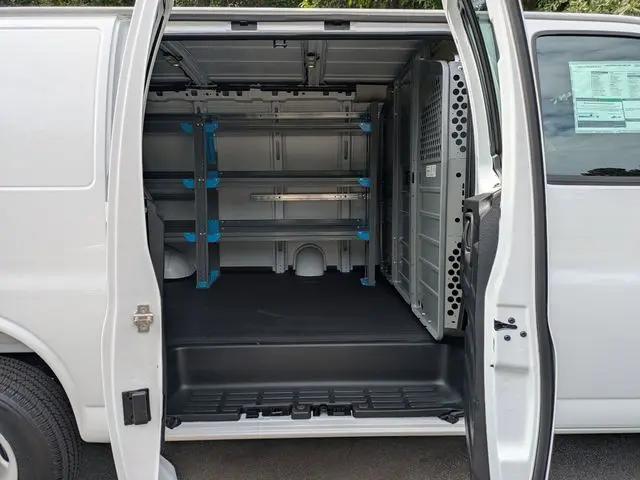 2026 Chevrolet Express Cargo Van 2500 Regular Wheelbase, WT, RWD