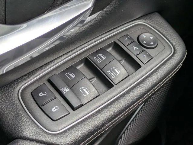 2022 Ram 1500 Laramie Crew Cab 4x2 5'7" Box