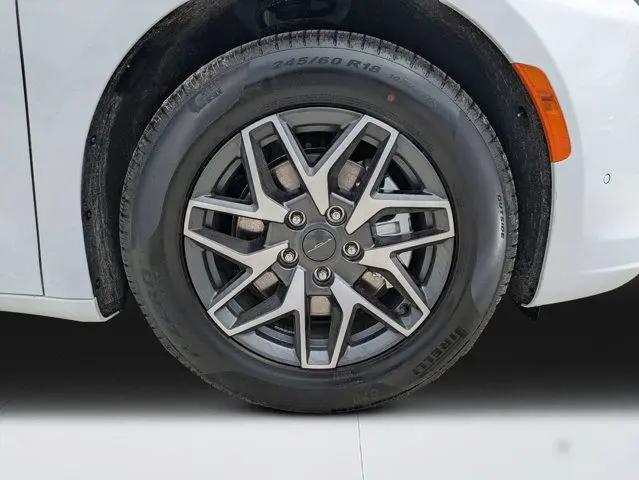 2027 Chrysler Pacifica Limited