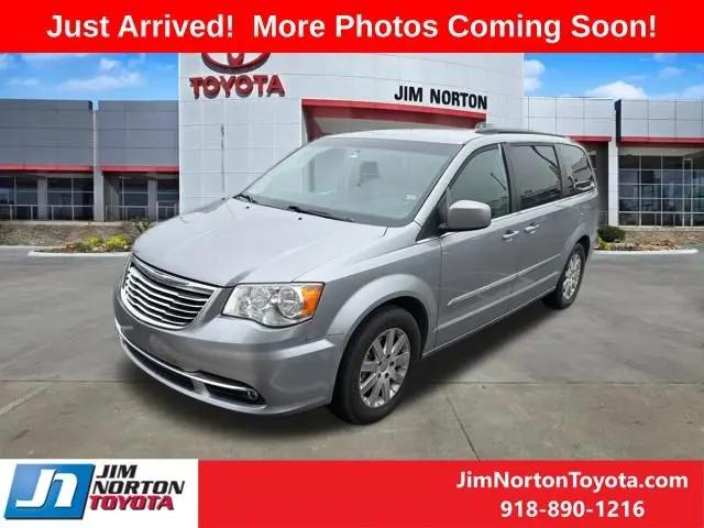 2016 Chrysler Town & Country Touring