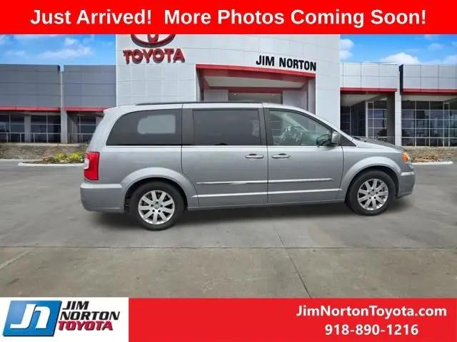 2016 Chrysler Town & Country Touring