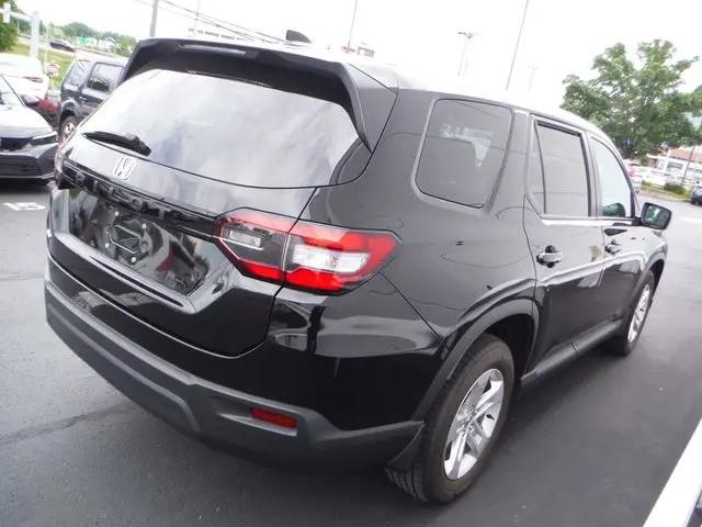 2023 Honda Pilot AWD LX