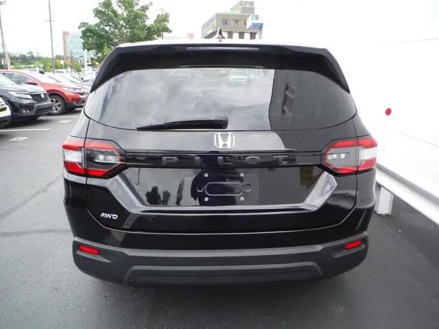 2023 Honda Pilot AWD LX