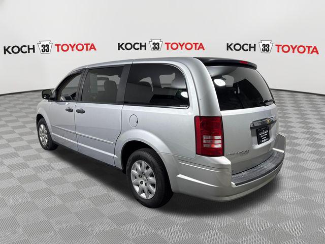 2008 Chrysler Town & Country LX