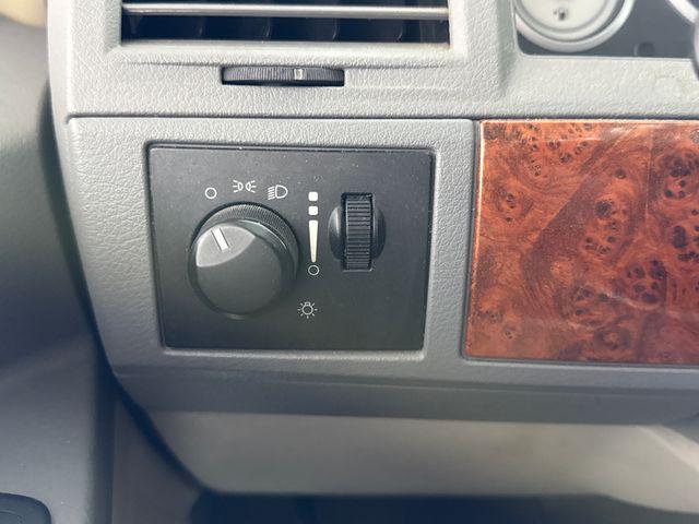 2008 Chrysler Town & Country LX