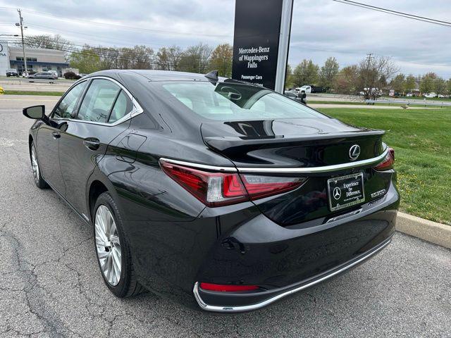 2022 Lexus ES 300h Luxury