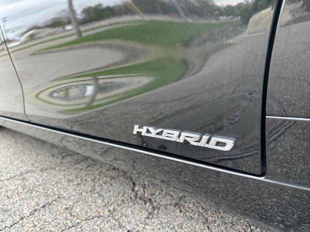 2022 Lexus ES 300h Luxury