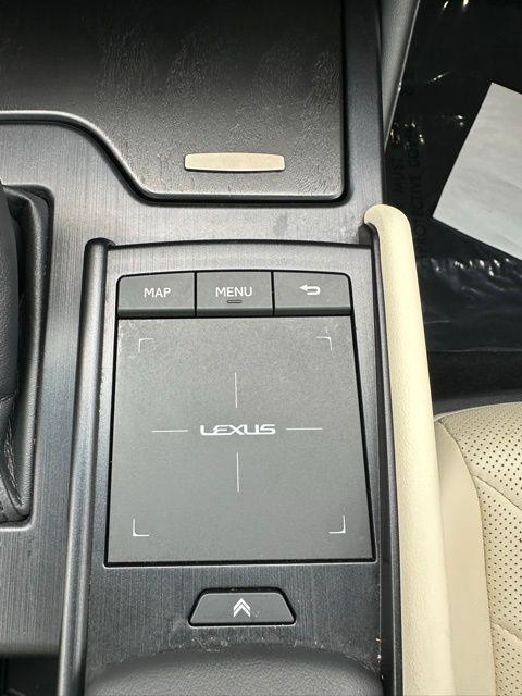 2022 Lexus ES 300h Luxury