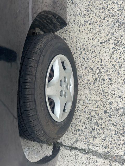 2004 Chevrolet Cavalier Base