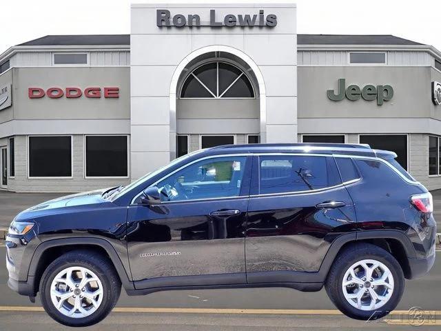 2025 Jeep Compass Latitude 4x4 2025 Jeep Compass Latitude 4x4