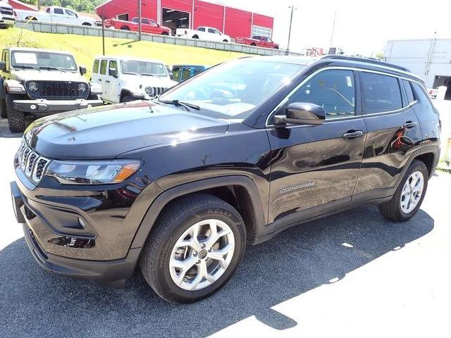 2025 Jeep Compass Latitude 4x4 2025 Jeep Compass Latitude 4x4