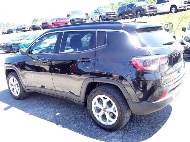 2025 Jeep Compass Latitude 4x4 2025 Jeep Compass Latitude 4x4