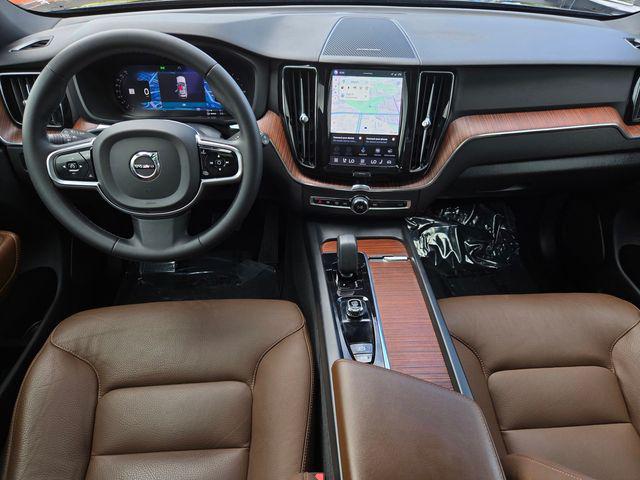 2023 Volvo XC60 Recharge T8 Plus Bright Theme