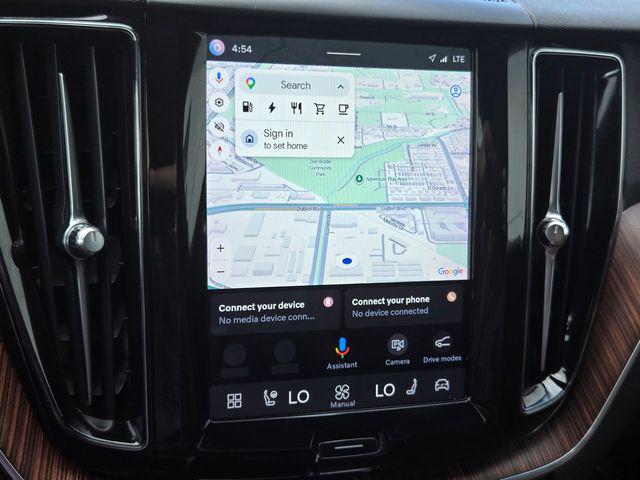 2023 Volvo XC60 Recharge T8 Plus Bright Theme