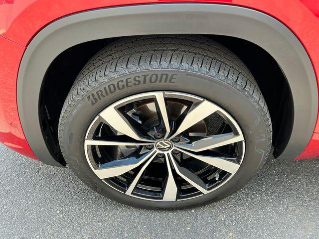 2024 Volkswagen Atlas 2.0T SEL Premium R-Line