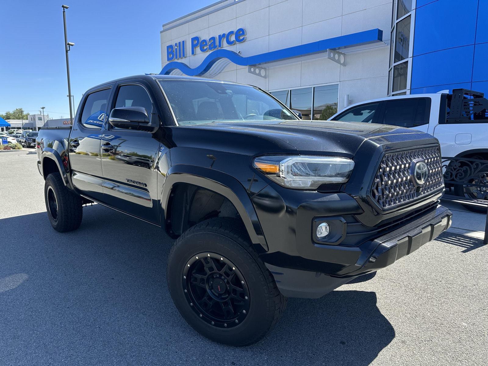 2022 Toyota Tacoma Limited Double Cab 4WD V6 Auto Short Bed's photo