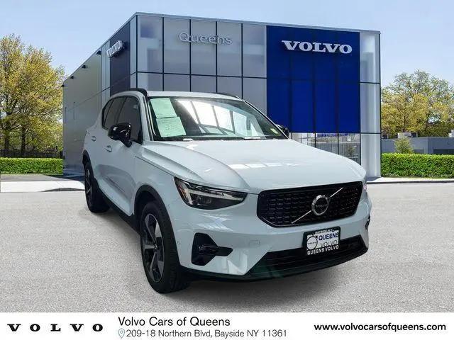 2026 Volvo XC40 Plus, B5 AWD Gas (mild hybrid), Dark for sale in Queens, NY