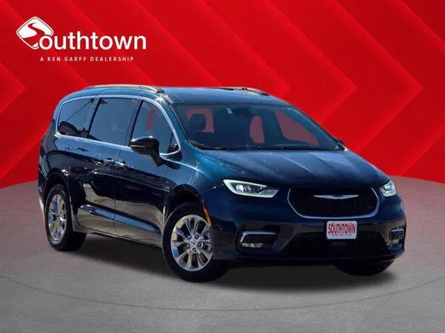 2022 Chrysler Pacifica Touring L AWD for sale in Indianola, IA
