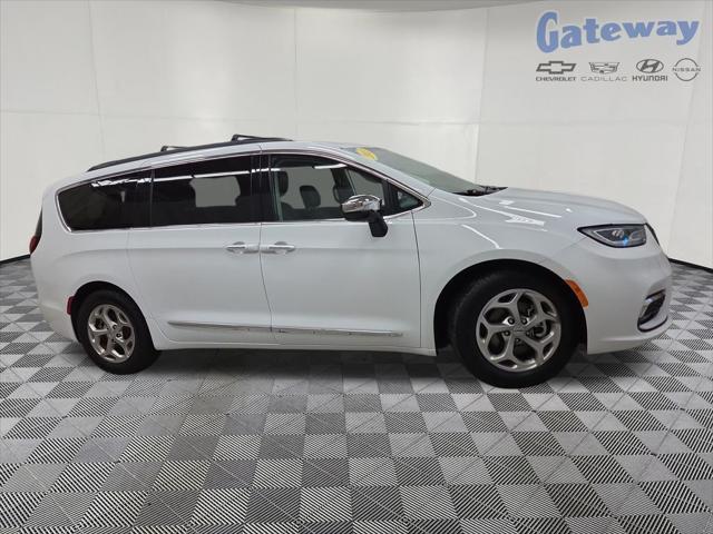2023 Chrysler Pacifica Limited for sale in FARGO, ND
