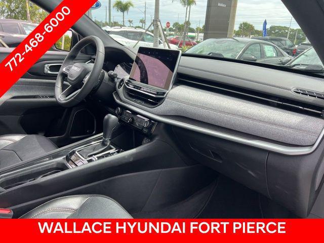 2023 Jeep Compass Latitude Lux FWD