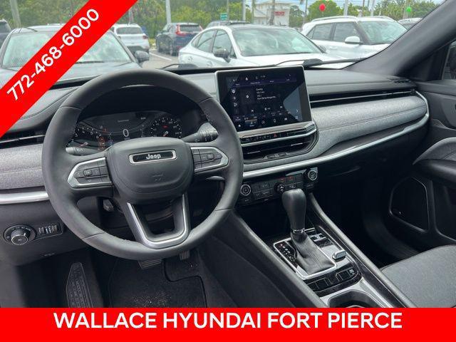2023 Jeep Compass Latitude Lux FWD
