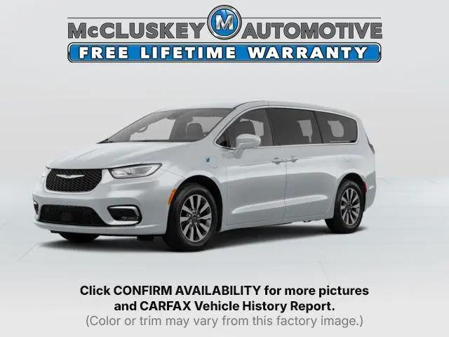 2023 Chrysler Pacifica Hybrid Touring L for sale near Cincinnati, OH