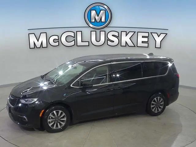 2023 Chrysler Pacifica Hybrid Touring L for sale near Cincinnati, OH