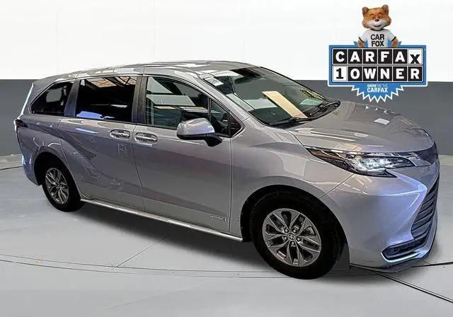 2021 Toyota Sienna LE for sale in Tulsa, OK